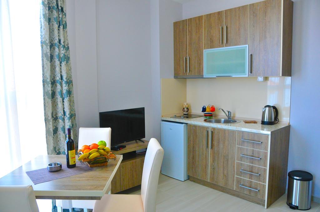 Ambassador & Ambassador Lux Apartments Улцинь Екстер'єр фото